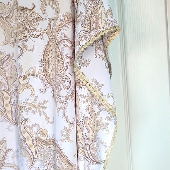 CHICO'S damask tan/white open wrap top - Picture 4 of 8